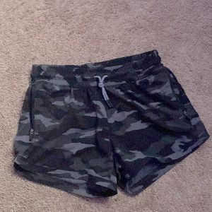 athleta girl sz 14 camo shorts